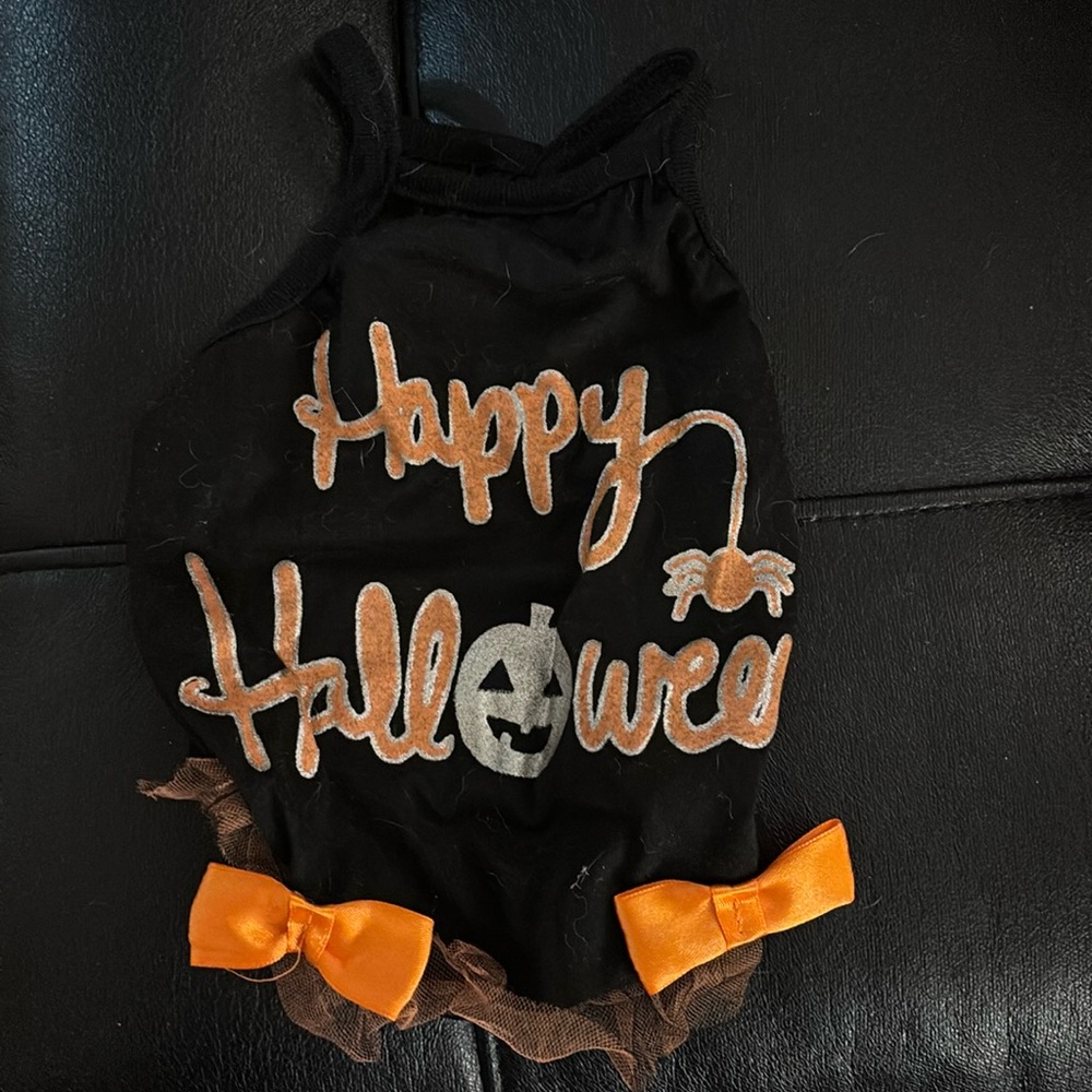 Cute dress for dogs with bows and lace detail